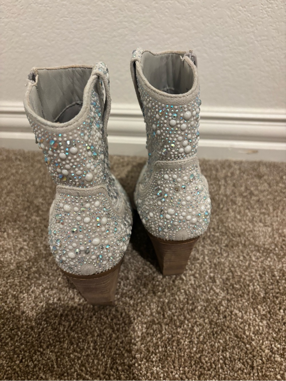 Very G Crystal-Embellished White Western Ankle Boots - Picture 5 of 6